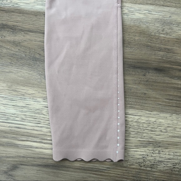 Varley Laser Scallop Hem Reflective Leggings sz XS Lilac purple lavender - Picture 4 of 8